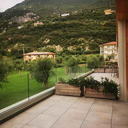 Malcesine-active&family 公寓式酒店 4*