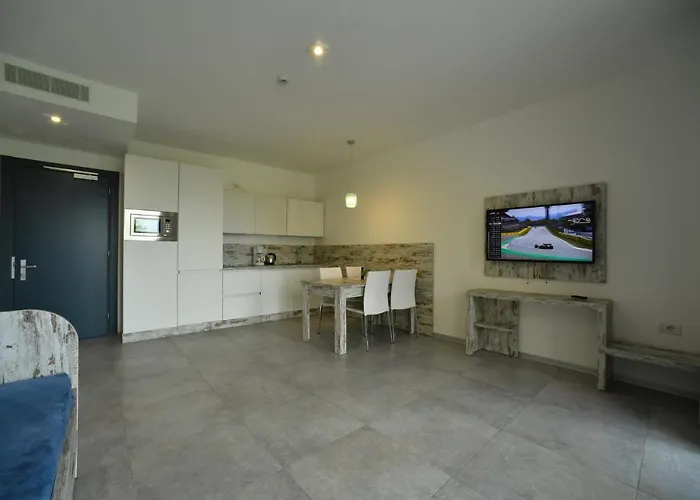 Malcesine-active&family Aparthotel 4*