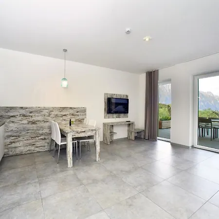Malcesine-active&family Aparthotel