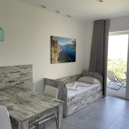 Malcesine-active&family Апарт-отель Мальчезине