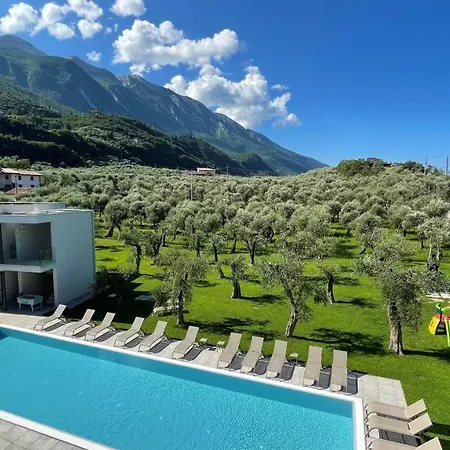 Malcesine-active&family Appart hôtel 4*