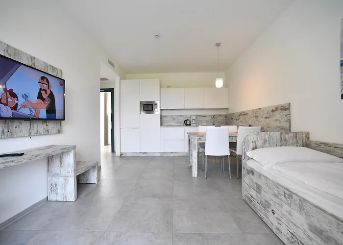 Aparthotel Malcesine-active&family 4*