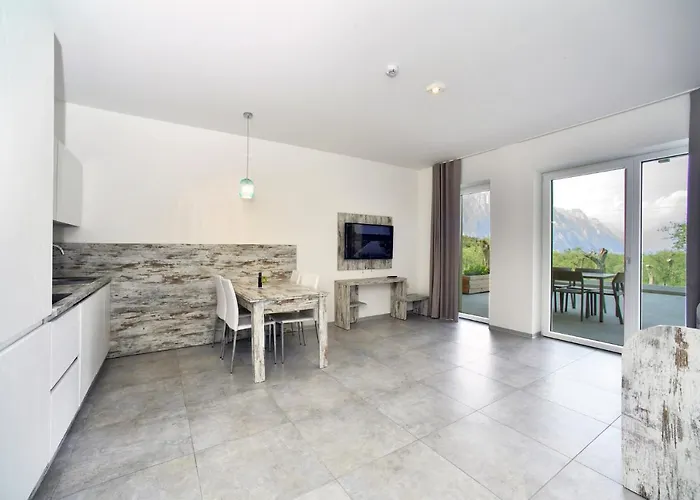 Malcesine-active&family Aparthotel